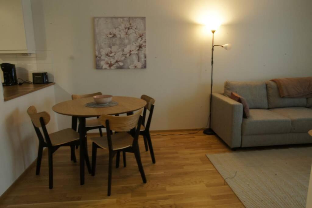 Keskustan Kaksio 45 M2 Autopaikalla, Rautatienkatu 19, 9 Krs Apartment เอาลู ภายนอก รูปภาพ