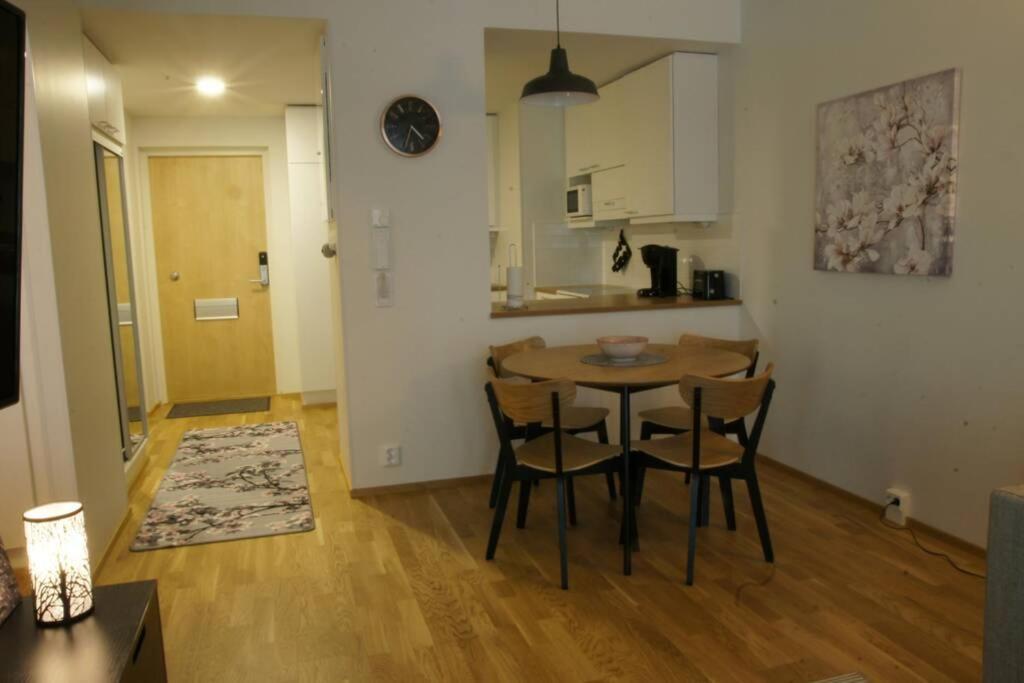 Keskustan Kaksio 45 M2 Autopaikalla, Rautatienkatu 19, 9 Krs Apartment เอาลู ภายนอก รูปภาพ